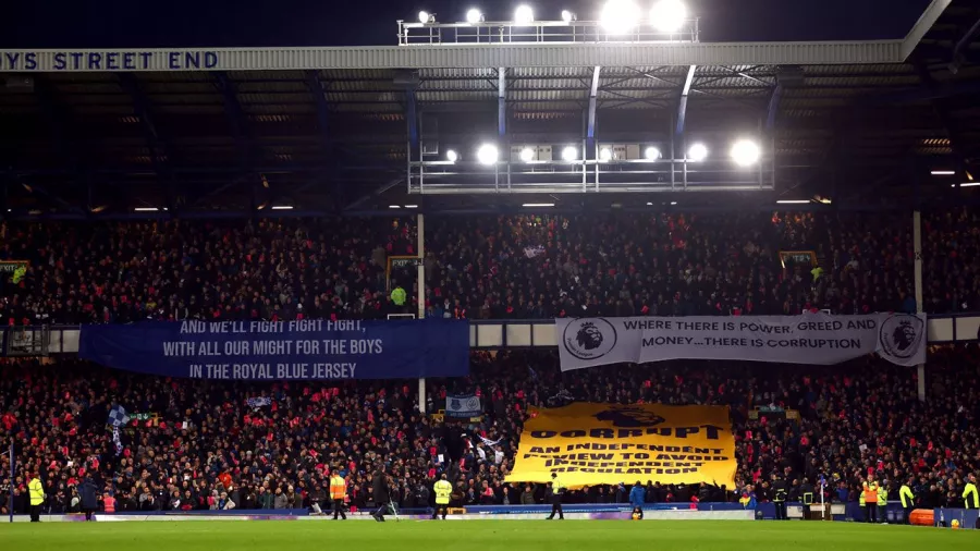 La afición de Everton protestó en contra de la Premier League