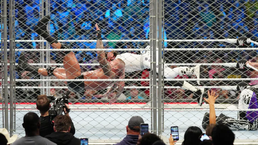 Randy Orton se llevó la noche en SurvivorSeries
