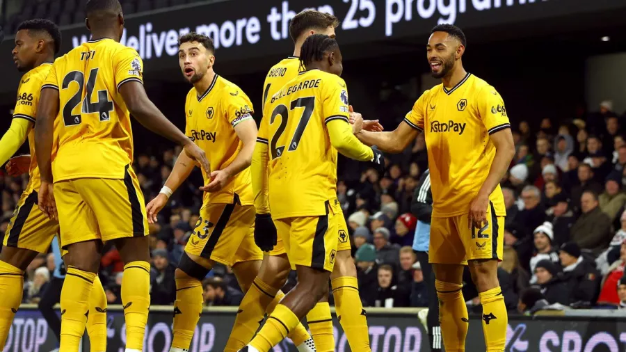 Fulham se alejó del descenso tras vencer a Wolverhampton en la Premier League