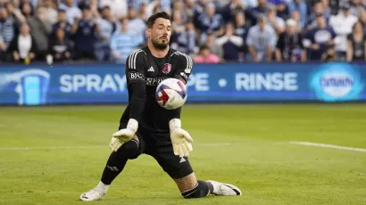 Portero: Roman Bürki, St. Louis City