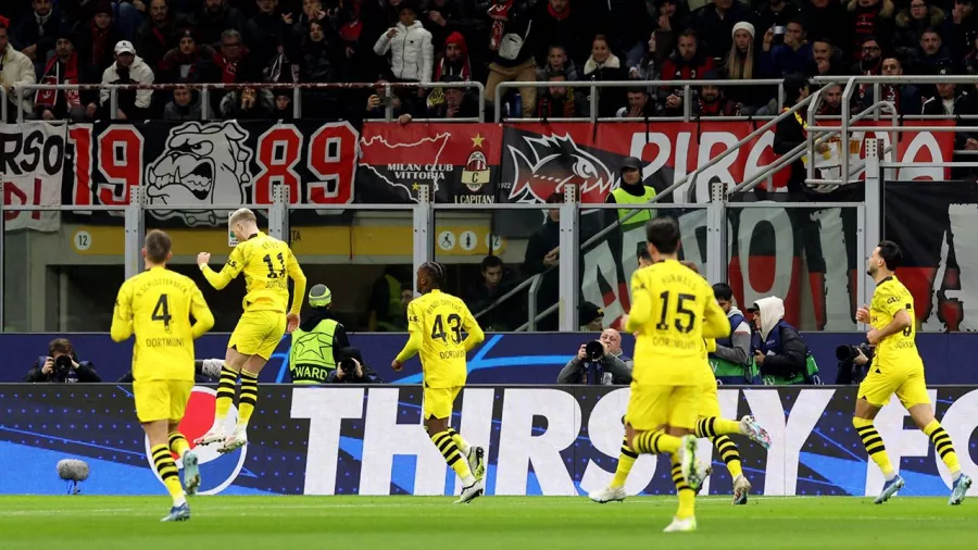 Marco Reus abrió el marcador a los 10 minutos desde el manchón penal.