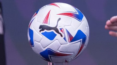 El Balón y la Mascota de la Copa América exaltan y el rojo y azul