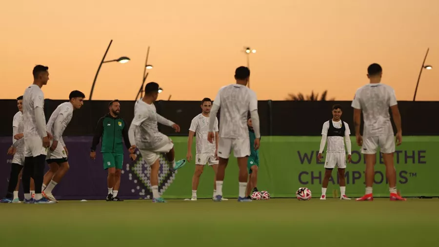 En Jeddah, Arabia Saudita, León cerró su preparación para su primer partido en el Mundial de Clubes ante Urawa Red Diamonds.
