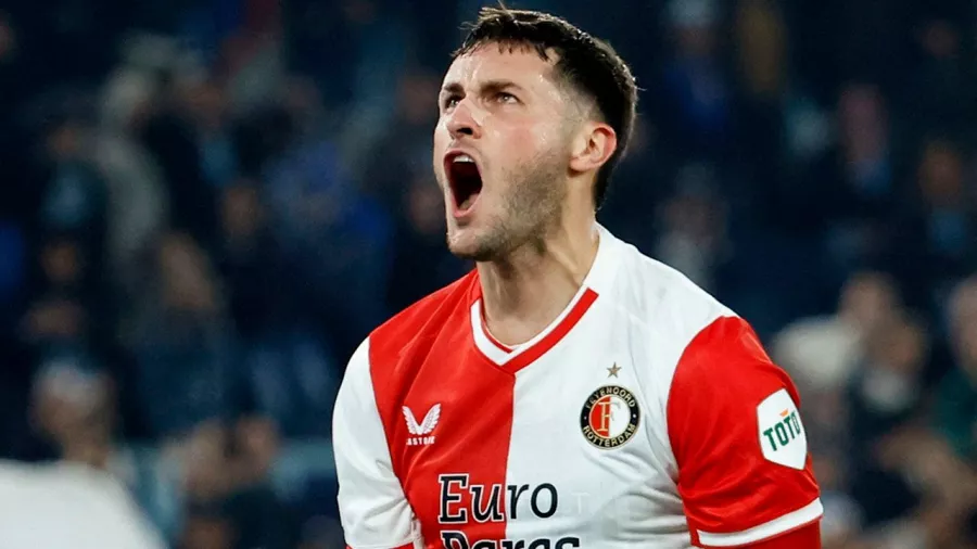 Santiago Giménez: Feyenoord quedó 3° del Grupo E en la Champions; será enviado a la Europa League.