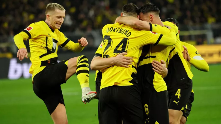 5. Borussia Dortmund - 27 puntos