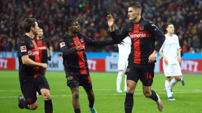 Bayer Leverkusen manda en la Bundesliga y con permiso de Bayern Munich