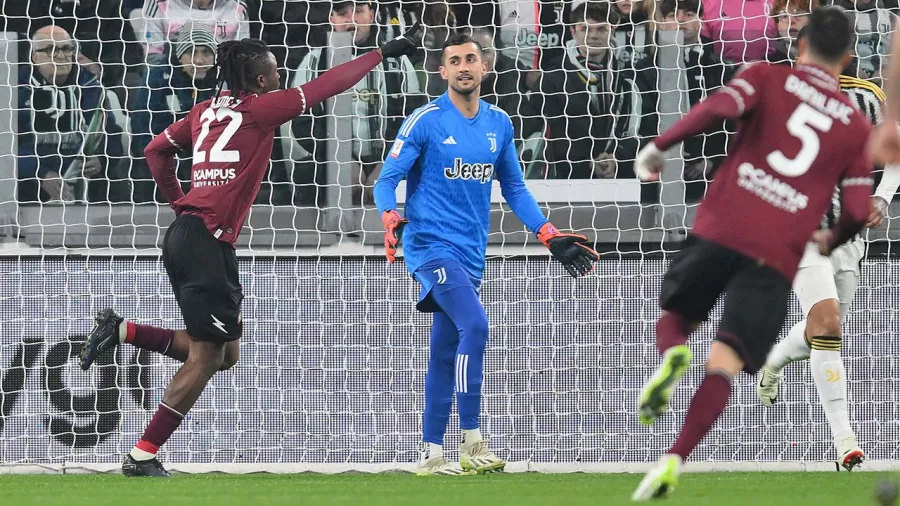 El visitante se puso adelante al primer minuto con el gol de Ikwuemesi, pero la Juventus empató pronto (12') con tanto de Miretti.