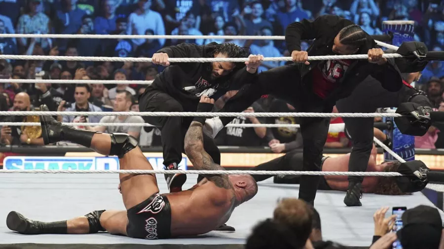 Roman Reigns atacó a Randy Orton, ¿hasta dónde llegarán?