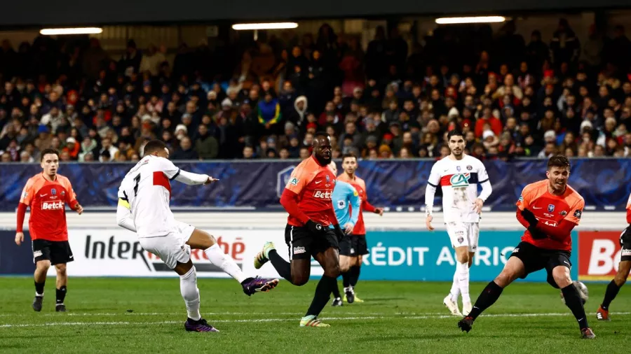 Kylian Mbappé anotó 'Hat-trick' y abrió el marcador a los 16 minutos