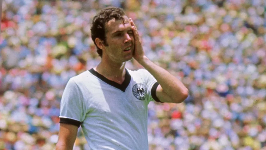 6. Es el único referente de Alemania que ganó la Copa del Mundo como Futbolista y como entrenador (1970 y 1990)