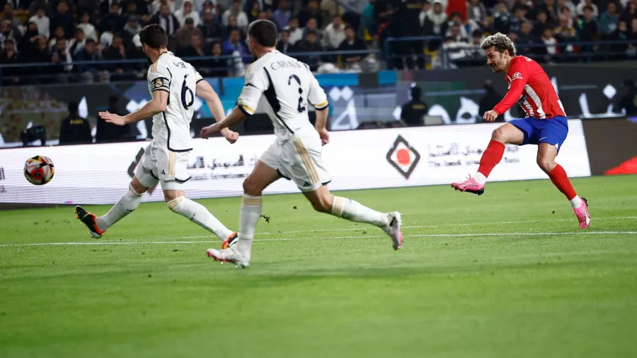 Primer gol del francés frente a Real Madrid en la Supercopa de España