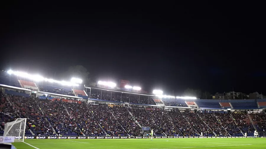 El Estadio ubicado en la colonia Nochebuena, en una zona muy urbanizada de la Ciudad de México, es casa del Atlante, club de la Liga de Expansión.