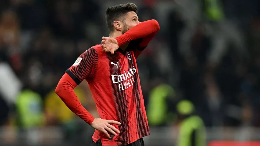 Milan perdió 2-1 en casa en los cuartos de final de la Copa Italia.