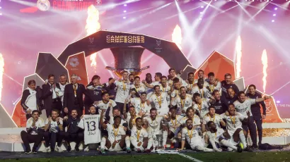 El festejo del Real Madrid pintó de blanco la noche árabe