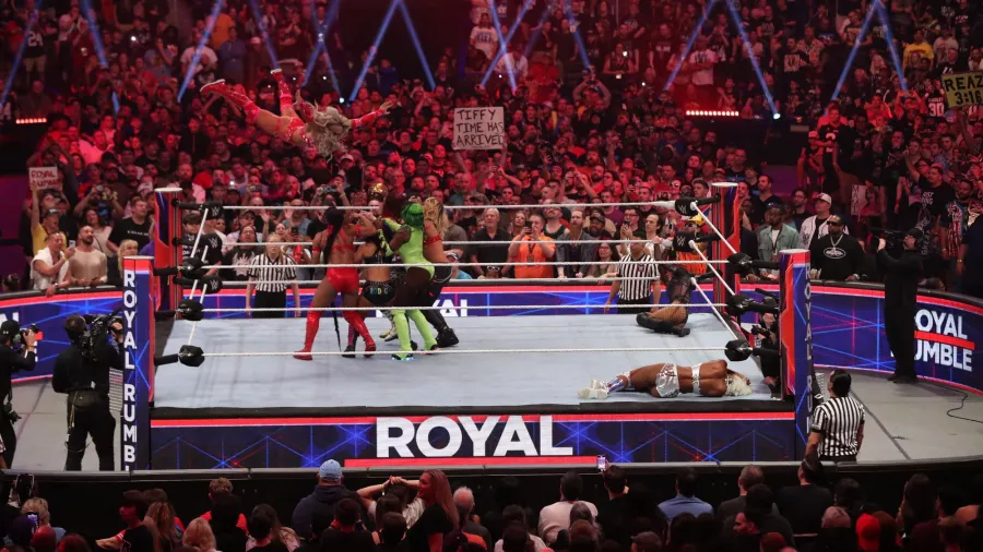 Bayley llegó de sorpresa, ganó el Royal Rumble y va a Wrestlemania