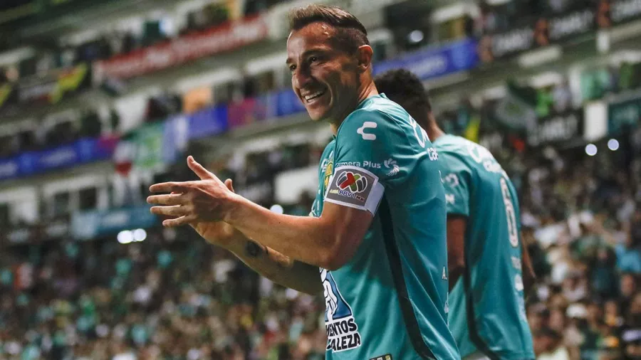 Andrés Guardado debutó 'por segunda vez' en la Liga MX a sus 37 años y León venció 3-2 a Santos Laguna.