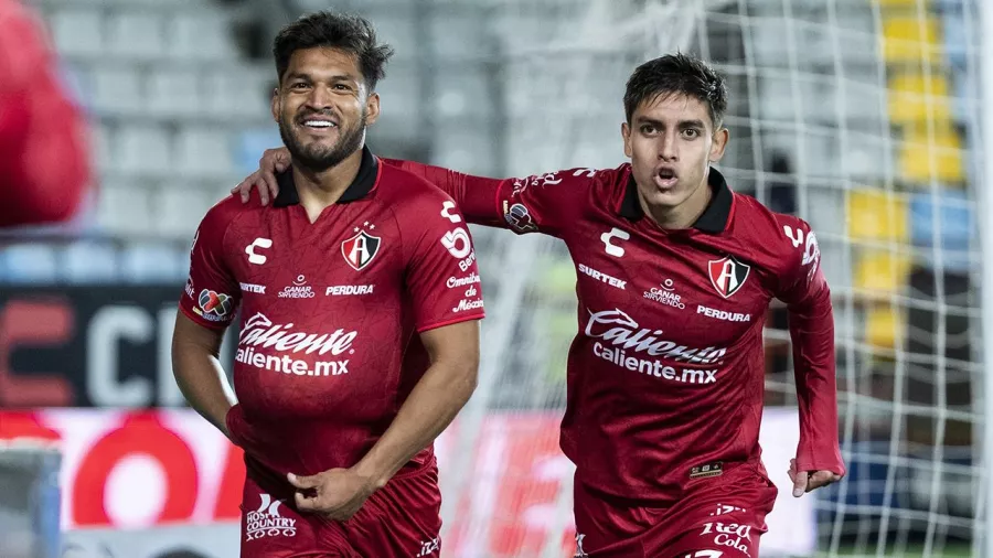 Edgar Zaldívar y Eduardo Aguirre sorprendieron con dos goles al iniciar el partido.