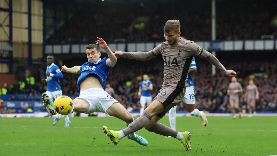 Everton 'sobrevivió' en casa ante Tottenham