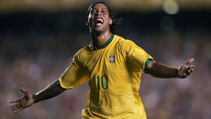 Delantero: Ronaldinho Gaúcho