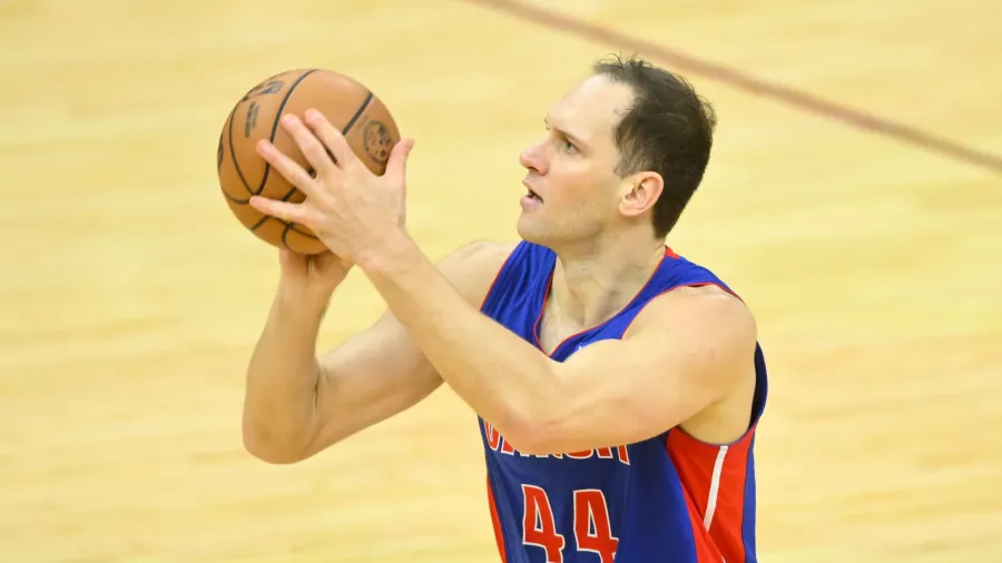Bojan Bogdanovic, de Detroit Pistons a New York Knicks