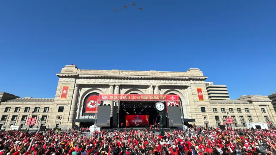 Una multitud en Kansas City celebró el bicampeonato de los Chiefs