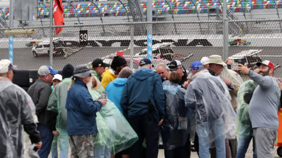 La lluvia amenaza la fiesta en Daytona 500