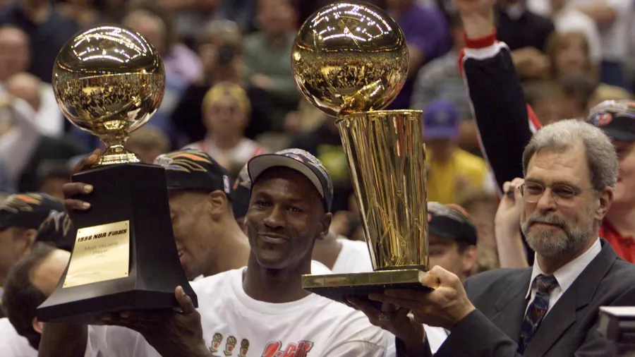 Ganó 6 campeonatos de la NBA y fue 6 veces MVP de las Finales
