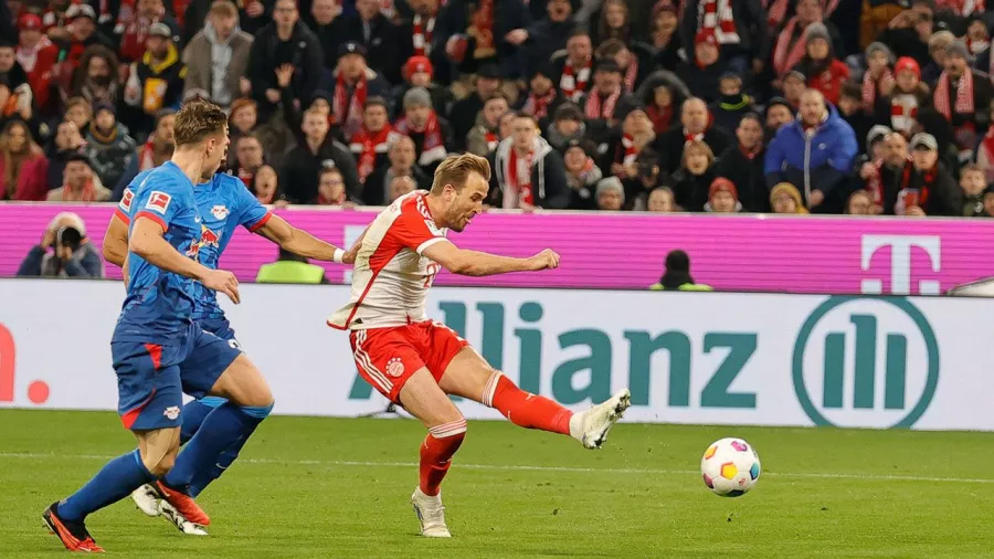 Harry Kane marcó su cuarto doblete en la Bundesliga