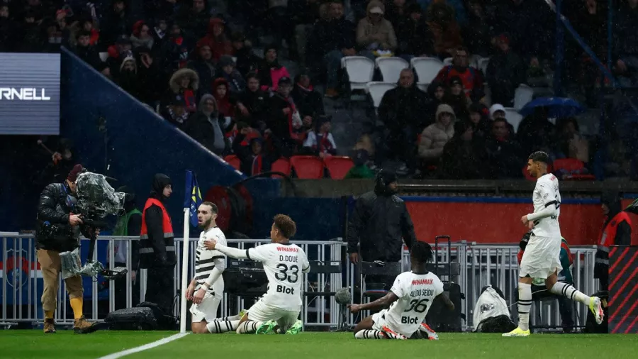 Rennes se puso en ventaja con un gol de Amine Gouiri a los 33 minutos 