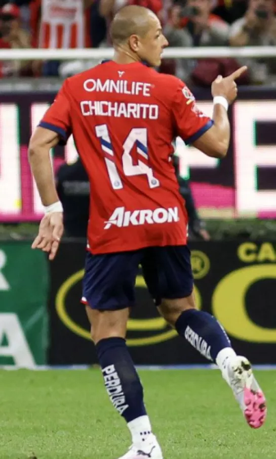 'Chicharito' Hernández volvió a sentirse futbolista en su regreso con Chivas