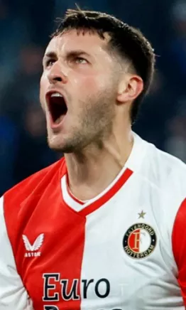 Santiago Giménez terminó con la sequía, pero PSV se adueñó de la Eredivisie