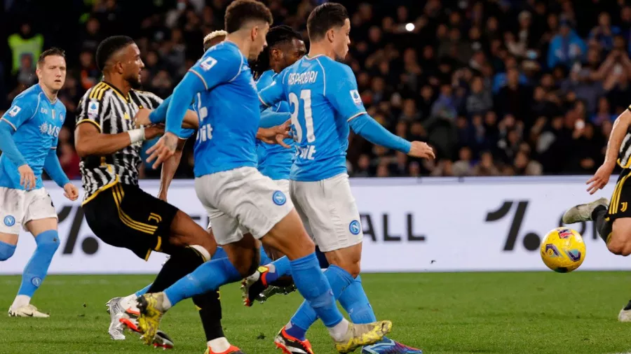 Giacomo Raspadori marcó el gol de triunfo para Napoli que suma tres partidos sin perder 