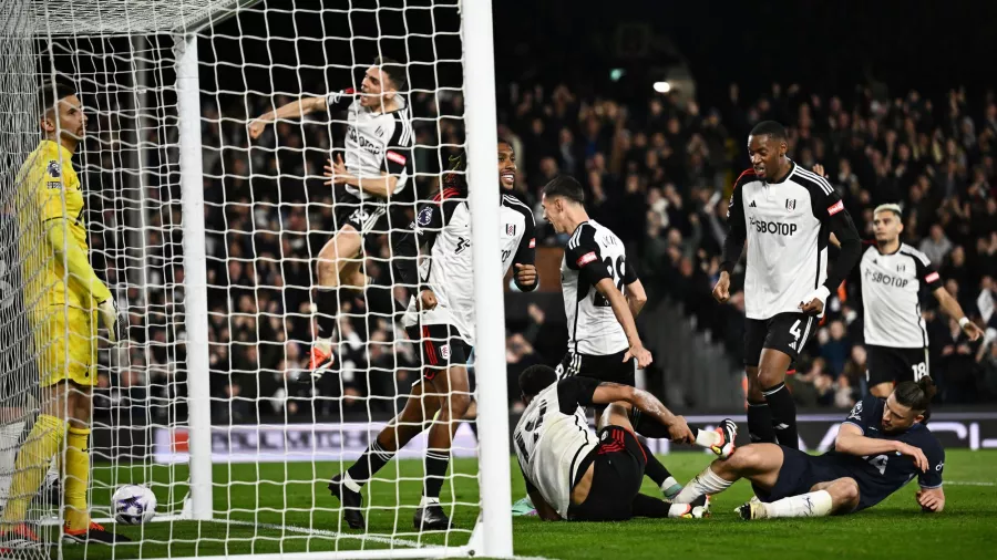 Fulham le puso un contundente alto al Tottenham