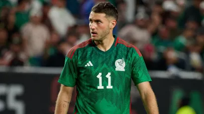 Santiago Giménez, muchos goles en Feyenoord, pero ¿y con México?