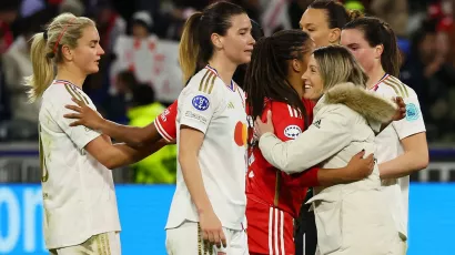 El Olympique Lyon femenil goleó y avanza en la Champions League