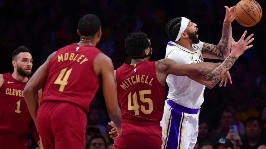Los Lakers 'acarician' la clasificación directa a playoffs