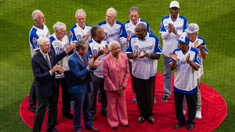 Los Braves celebraron 50 años de la hazaña de Hank Aaron