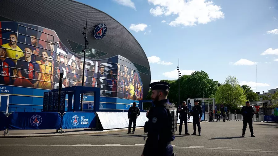 El Parque de los Príncipes reforzó las medidas de seguridad previo al duelo entre Paris Saint-Germain y Barcelona