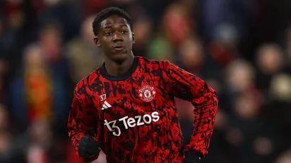 8. Kobbie Mainoo, Manchester United: 19 años, incrementó su valor 50 MDE