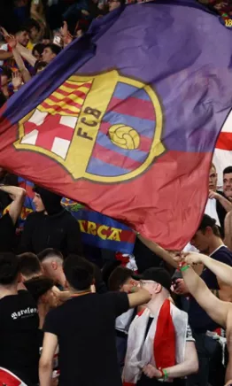 UEFA ya investiga el saludo 'militar' que hicieron aficionados del Barcelona