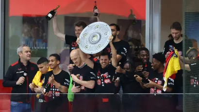 El festejo de Bayer Leverkusen por el título de la Bundesliga no tiene fin