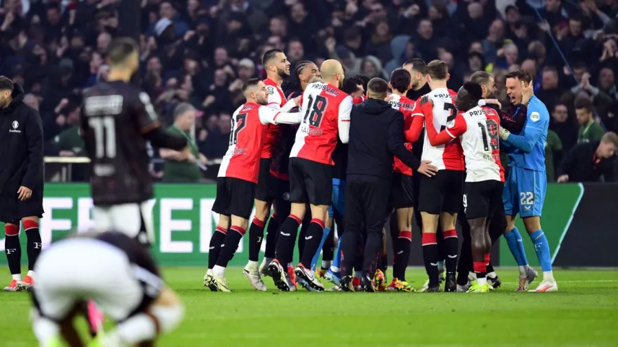 Título 14 de copa para Feyenoord