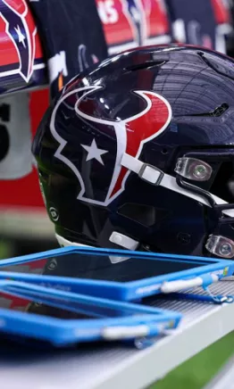 A ritmo de maricahi, los Houston Texans deslumbraron con sus nuevos cascos