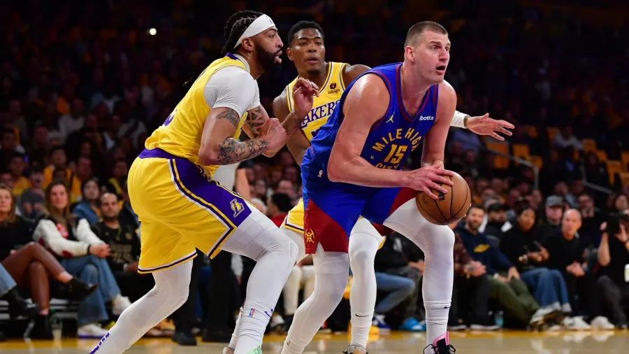 Los Nuggets están a un juego de barrer a los Lakers
