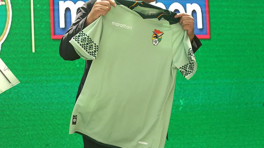 Bolivia 'aclaró' su camiseta para la Copa América 2024.