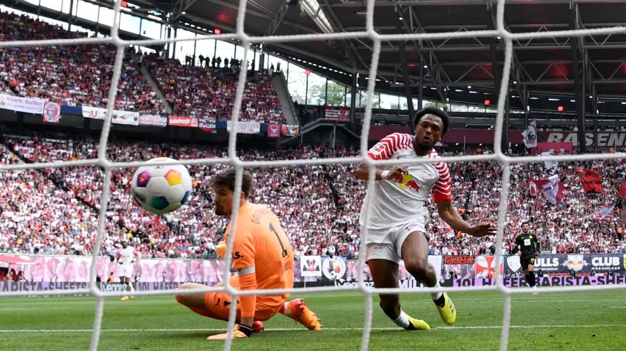 Leipzig goleó y puso en problemas al Borussia Dortmund