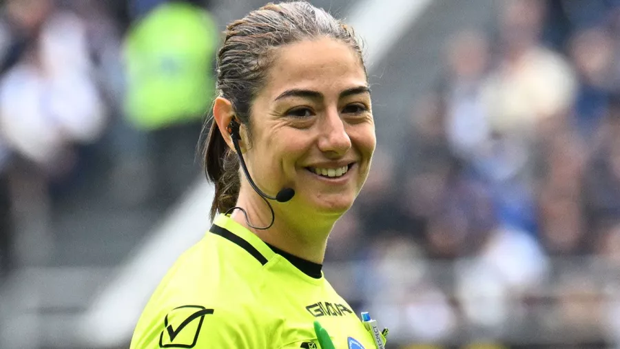 Historia pura en la Serie A: Primera terna arbitral femenina en un partido oficial