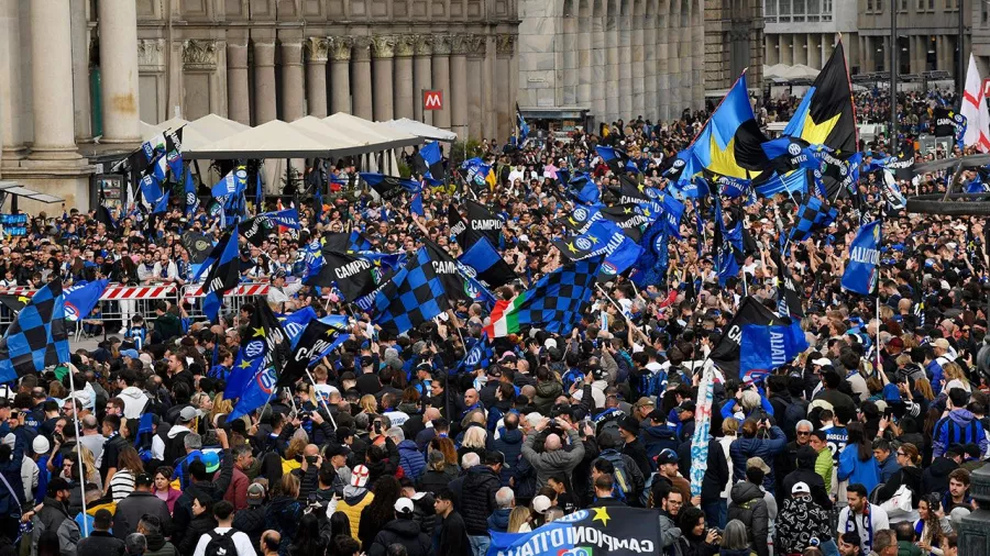 Las calles de Milan se desbordan por la celebración del Inter