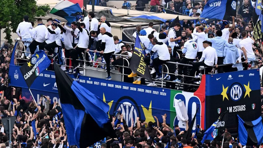 Las calles de Milan se desbordan por la celebración del Inter