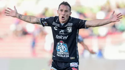 Guardado fue titular y jugó apenas su octavo partido con su nuevo equipo, pero se fue a los 84 minutos. El 'Principito' terminó el torneo sin gol ni asistencia.